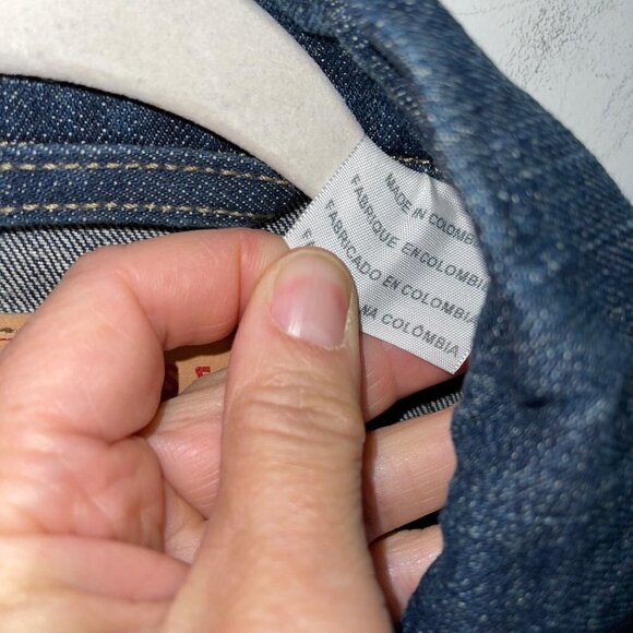 Levi's Women's Denim Trucker Jacket Blue Size Small Pure Cotton Cuffs Buttons - Picture 15 of 15